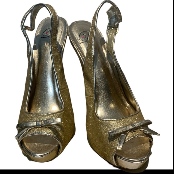 Delicious Gold Sparkly Shoes Size 7 - Picture 3 of 10